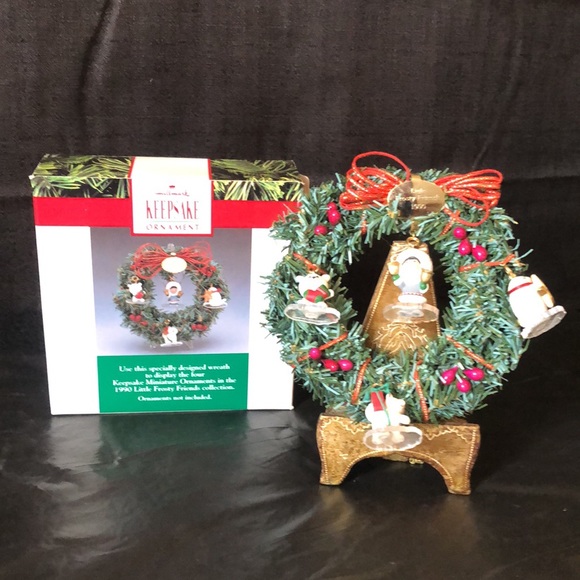 Frosty friends wreath with all ornaments attached 1990 Hallmark MIB - Picture 9 of 9
